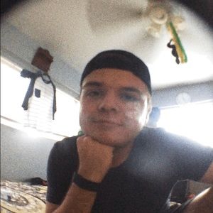 Meet your Posher, Carlos