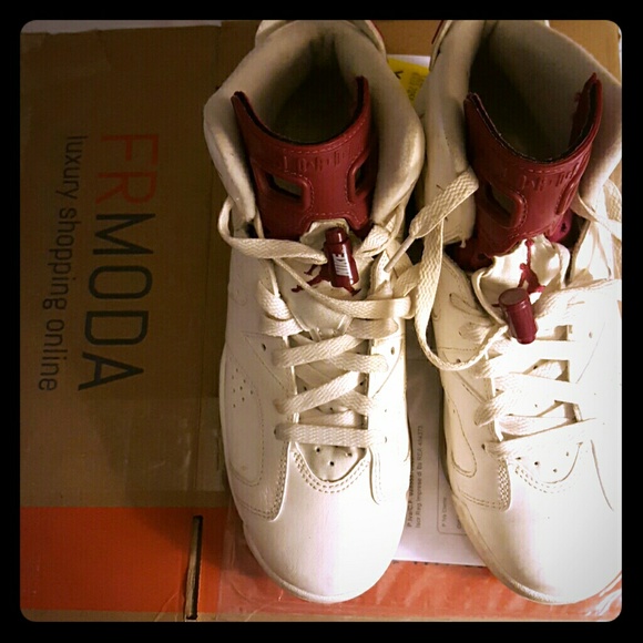 Retro 6 Maroon Jordan