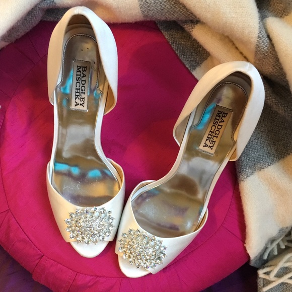 Badgley Mischka "Lacie" Heels White Satin Sz 8/9