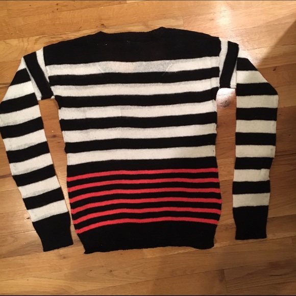 🆕🆒❗️NEW ARRIVAL❗️😍Coral color block Sweater😍 - Picture 3 of 4