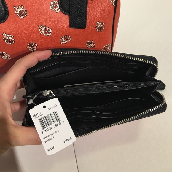 🎉HP🎉🍁Coach Gift Set🍁 - Picture 2 of 4