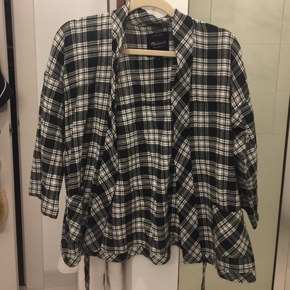 Black and white light jacket/cardigan