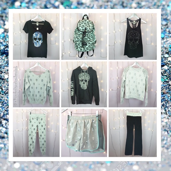 🎄VS Pink Holiday Gifts + Sets🎄 - Picture 4 of 4