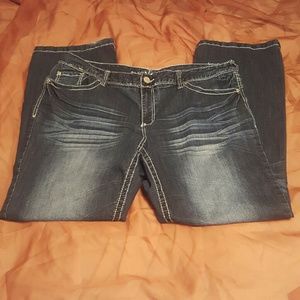 🎉 Maurices Straight Leg Jeans