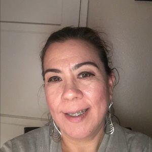 Meet your Posher, Ana