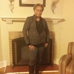 Meet your Posher, Constance