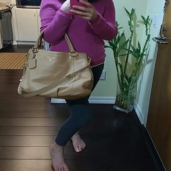 Prada ( sold ) - Picture 3 of 4