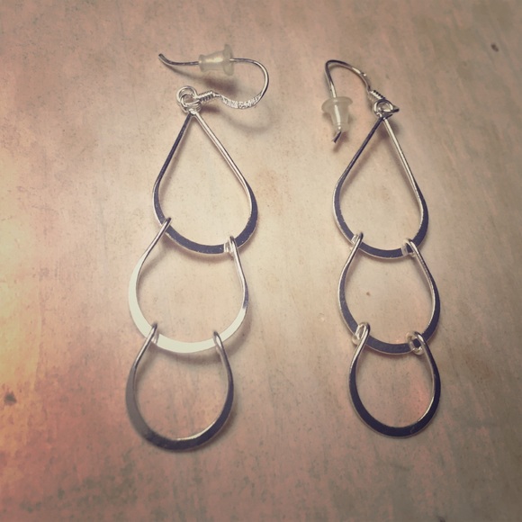 Silver hanging drop earrings - Picture 1 of 2