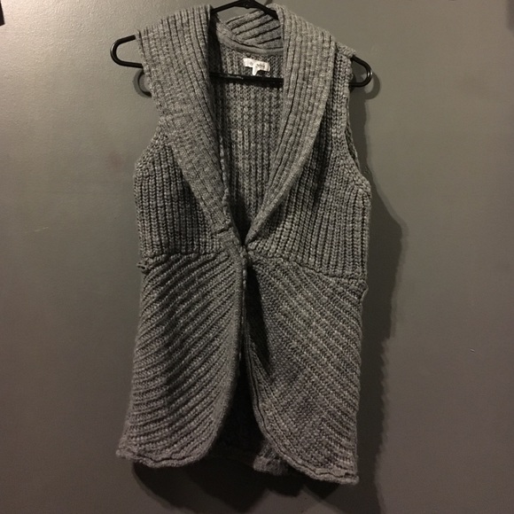 Aeropostale Sleeveless Cardigan