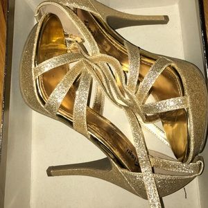 Fioni Night gold high heels