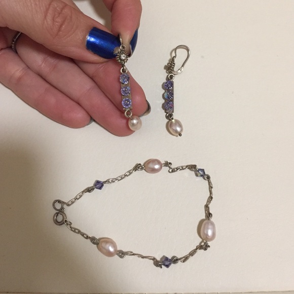 Dainty set of earrings & bracelet Crystals & pearl