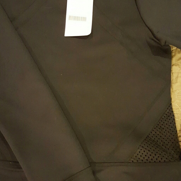 FABLETICS Mesh Running Top - Picture 3 of 4
