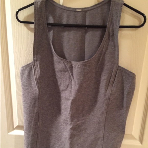 Lululemon size 8 loose fitting tank