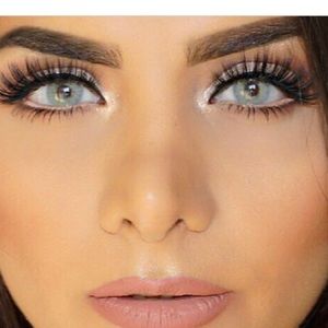 Meet your Posher, Hakima