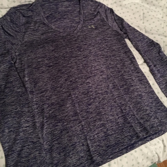 NWOT under armour long sleeve dri-fit tee