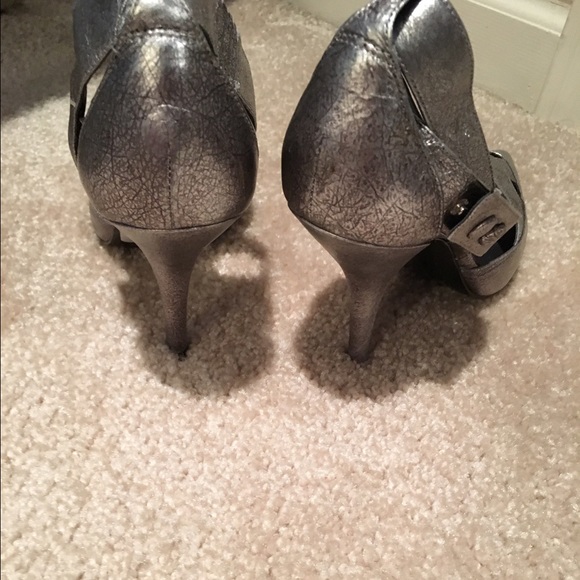 New Silver Nine West Heels FINAL - Picture 3 of 4