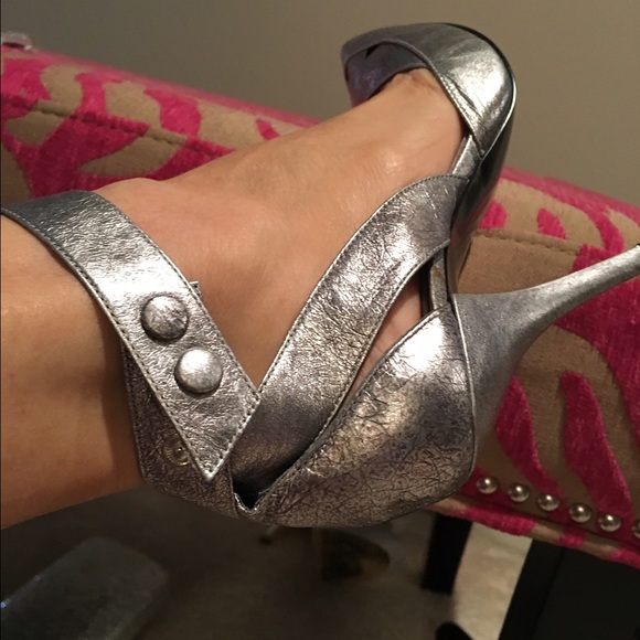 New Silver Nine West Heels FINAL - Picture 4 of 4
