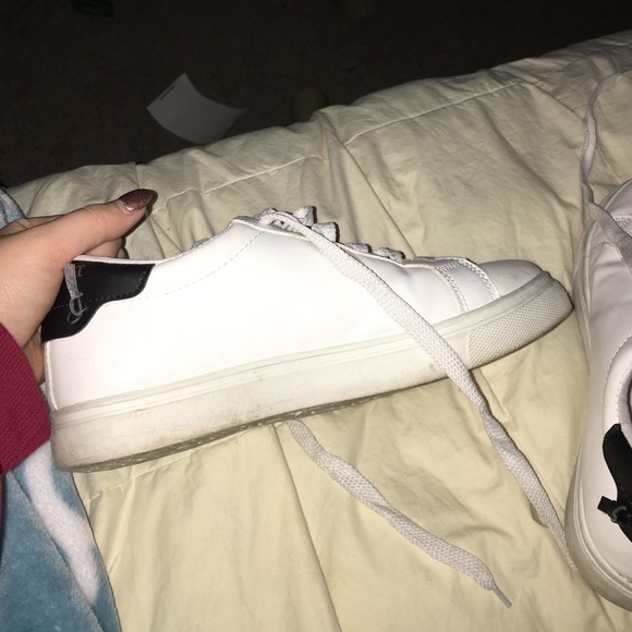 Shoes bought from Wish and worn a few times - Picture 2 of 4