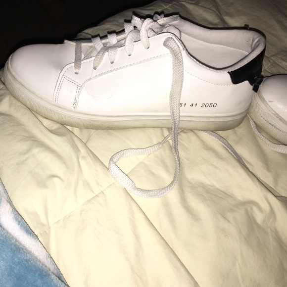 Shoes bought from Wish and worn a few times - Picture 3 of 4