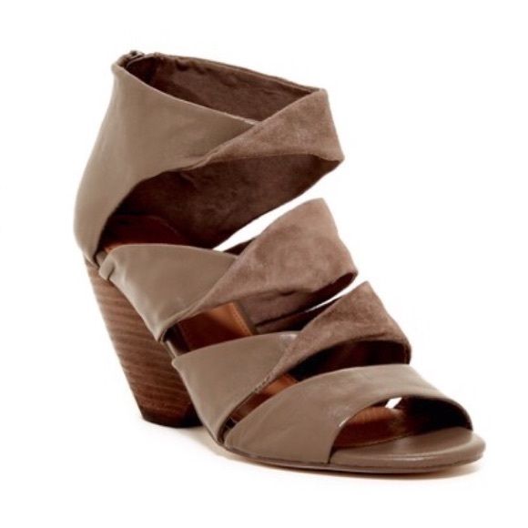 Corso Como Shoes - Corso Como Carington Twist Sandal
