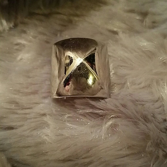 Pyramid Statement Ring