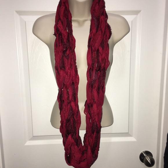 NWT Handmade Arm Knit Red & Maroon Infinity Scarf - Picture 3 of 4