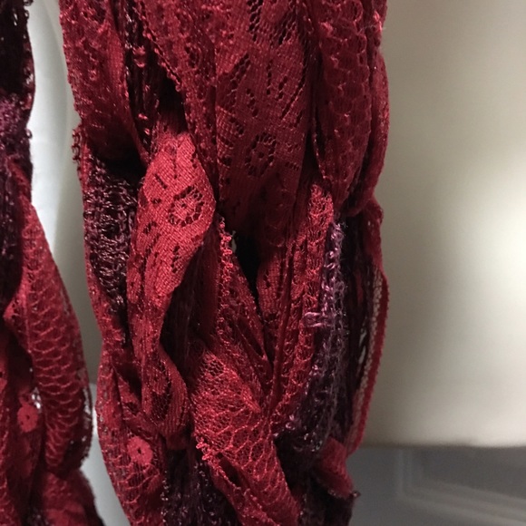 NWT Handmade Arm Knit Red & Maroon Infinity Scarf - Picture 4 of 4