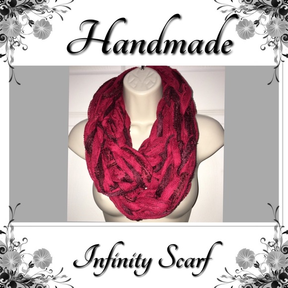 NWT Handmade Arm Knit Red & Maroon Infinity Scarf - Picture 2 of 4