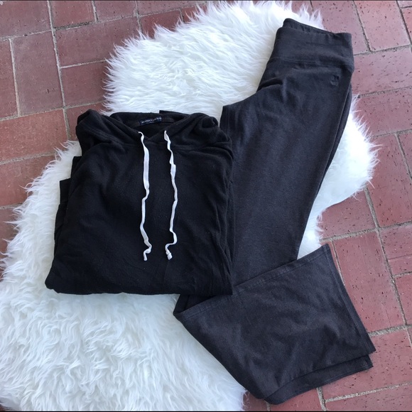 Brandy Melville Sweater Top! - Picture 4 of 4