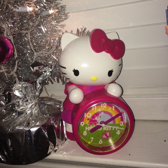 Hello kitty clock