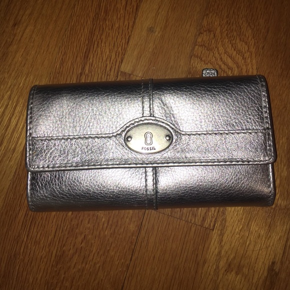Fossil wallet - Picture 1 of 3