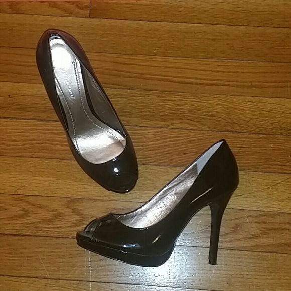 BCBG shoes