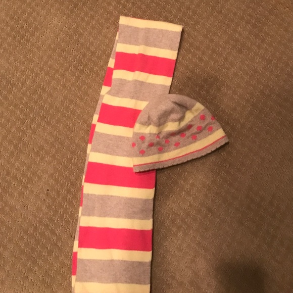 American Eagle scarf and beanie