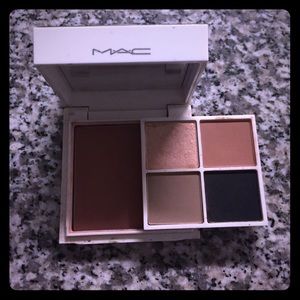 Mac cosmetics 4 shadow and blush
