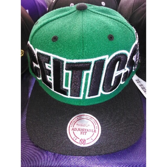 Sold‼️ Celtics SnapBack - Picture 1 of 1