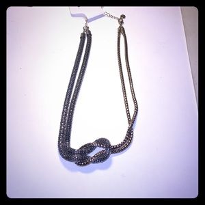 Loft knot necklace