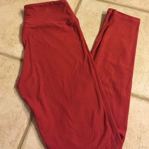 BRAND NEW LulaRoe solid OS leggings! ❤️🦄