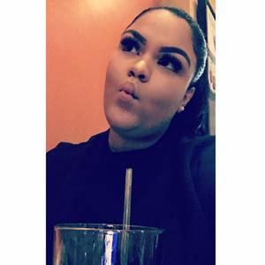 Meet your Posher, Alexia