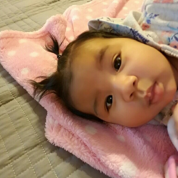 Meet your Posher, Claudia