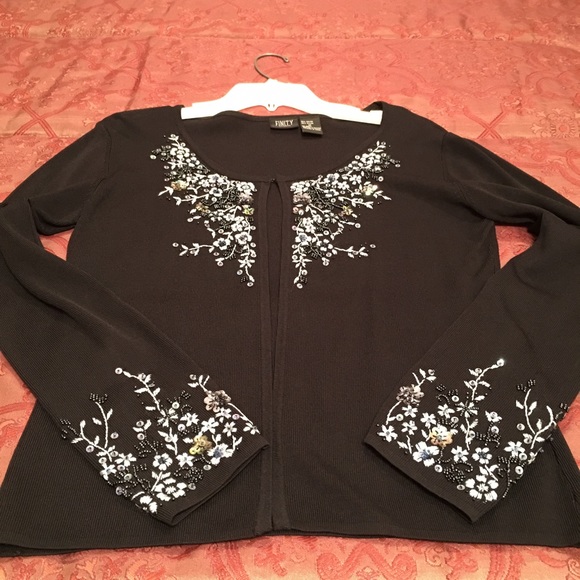 Real elegant pearl appliqué sweater sequins black