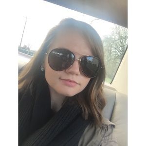 Meet your Posher, Ashley