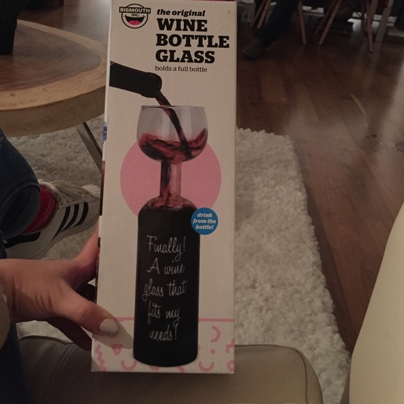 Wine bottle glass - Picture 1 of 2