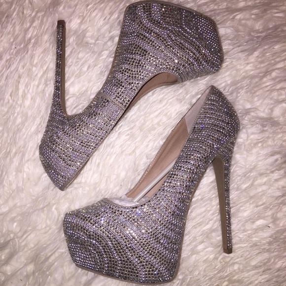Steve Madden Dyvinal Pumps with Rhinestones