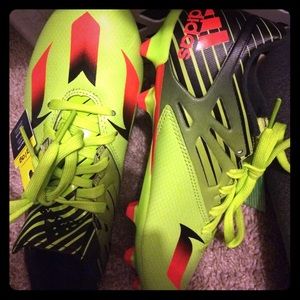 Men's soccer cleats