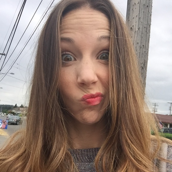 Meet your Posher, Ashley