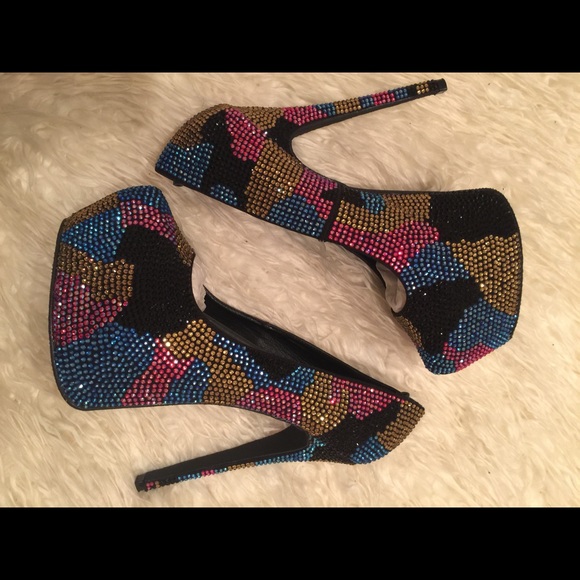 Steve Madden Rhinestone Pumps