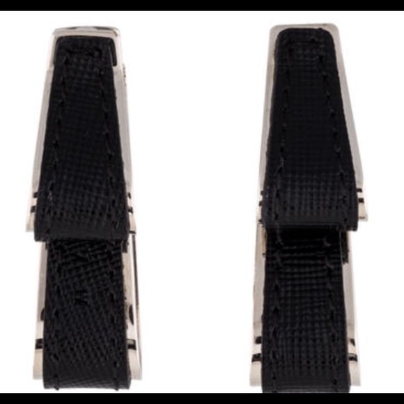 Beautiful black and silver earrings. 2.1 x0.6in