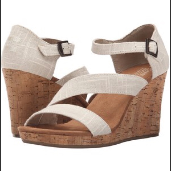 TOMS Shoes - NWT TOMS Clarissa Wedge - Natural Linen