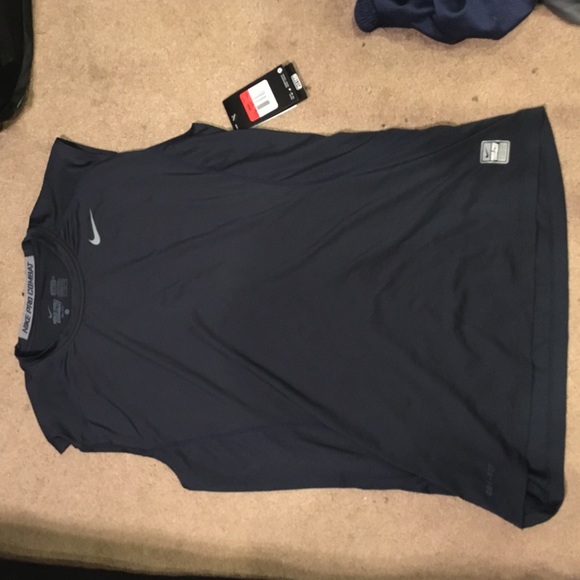 Nike pro combat tank