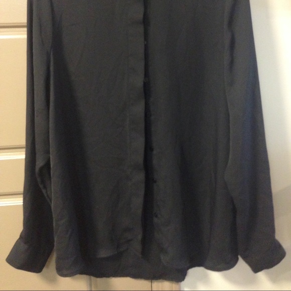 Button up - Picture 2 of 3